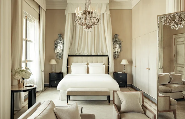 Pauline’s Boudoir — Le Mas de Louise · Ardèche
