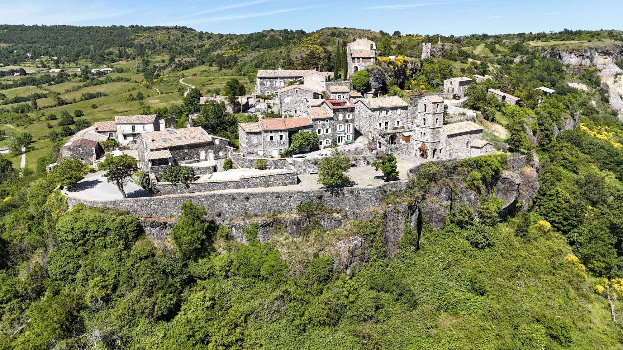 Saint-Laurent-sous-Coiron — The Territory of Mas de Louise